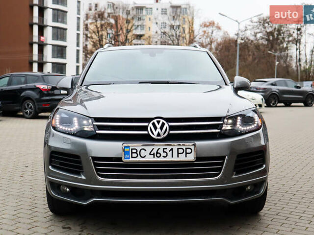 Серый Фольксваген Туарег, объемом двигателя 2.97 л и пробегом 142 тыс. км за 25500 $, фото 4 на Automoto.ua
