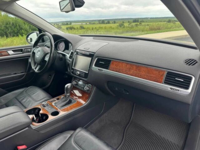 Серый Фольксваген Туарег, объемом двигателя 3 л и пробегом 88 тыс. км за 6000 $, фото 9 на Automoto.ua