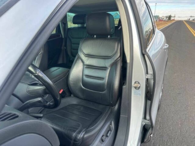 Серый Фольксваген Туарег, объемом двигателя 3 л и пробегом 81 тыс. км за 7500 $, фото 6 на Automoto.ua