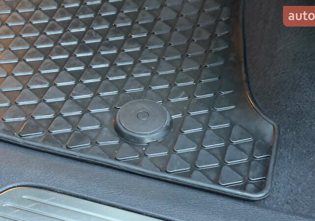 Сірий Фольксваген Туарег, об'ємом двигуна 2.97 л та пробігом 223 тис. км за 24600 $, фото 87 на Automoto.ua