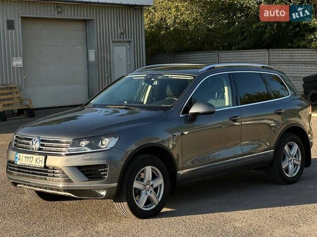 Серый Фольксваген Туарег, объемом двигателя 2.97 л и пробегом 274 тыс. км за 20500 $, фото 1 на Automoto.ua