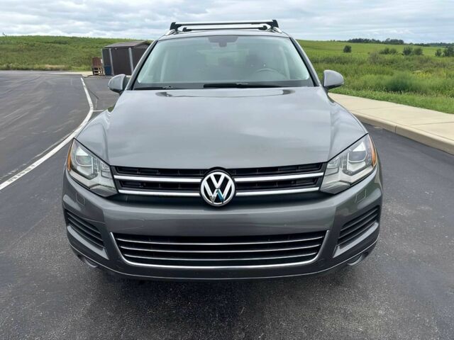 Сірий Фольксваген Туарег, об'ємом двигуна 3 л та пробігом 82 тис. км за 3900 $, фото 1 на Automoto.ua