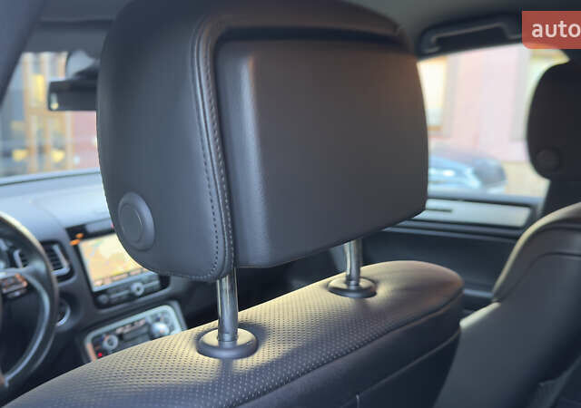 Сірий Фольксваген Туарег, об'ємом двигуна 2.97 л та пробігом 223 тис. км за 24600 $, фото 89 на Automoto.ua