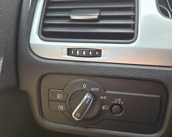 Серый Фольксваген Туарег, объемом двигателя 2.97 л и пробегом 292 тыс. км за 23000 $, фото 30 на Automoto.ua