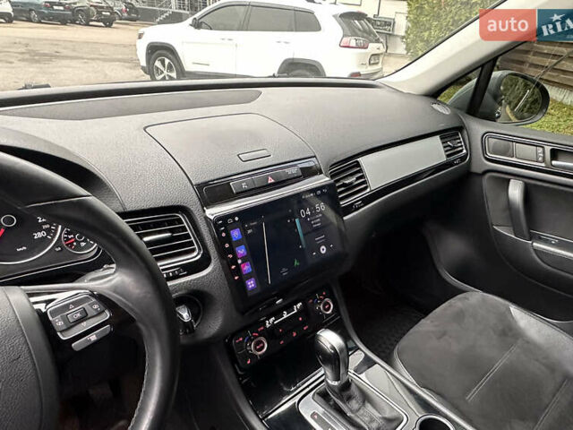 Сірий Фольксваген Туарег, об'ємом двигуна 3 л та пробігом 210 тис. км за 20800 $, фото 3 на Automoto.ua