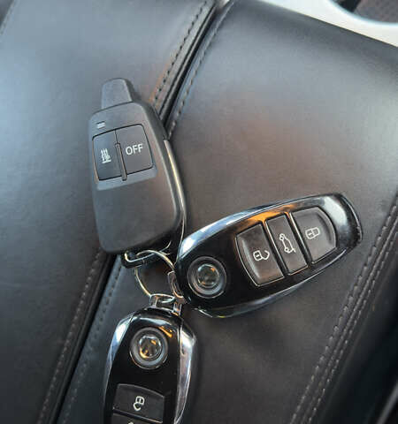 Сірий Фольксваген Туарег, об'ємом двигуна 2.97 л та пробігом 223 тис. км за 24600 $, фото 111 на Automoto.ua