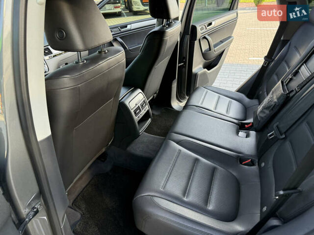 Сірий Фольксваген Туарег, об'ємом двигуна 2.97 л та пробігом 280 тис. км за 23000 $, фото 21 на Automoto.ua