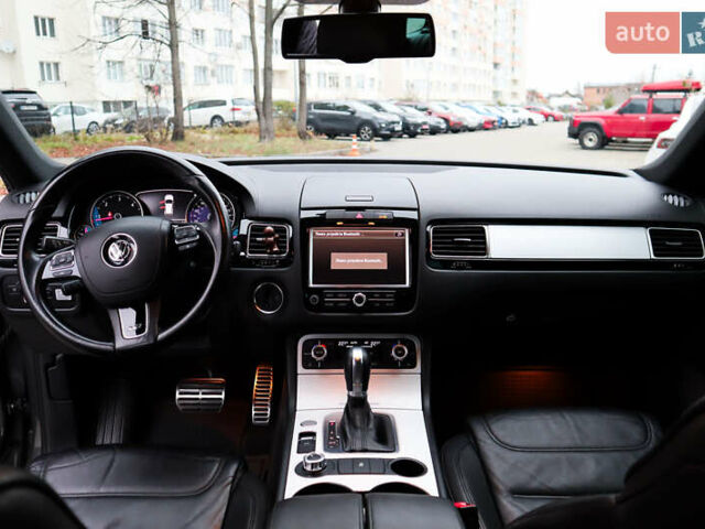 Серый Фольксваген Туарег, объемом двигателя 2.97 л и пробегом 142 тыс. км за 25500 $, фото 38 на Automoto.ua