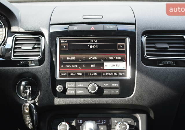 Сірий Фольксваген Туарег, об'ємом двигуна 2.97 л та пробігом 338 тис. км за 18900 $, фото 14 на Automoto.ua