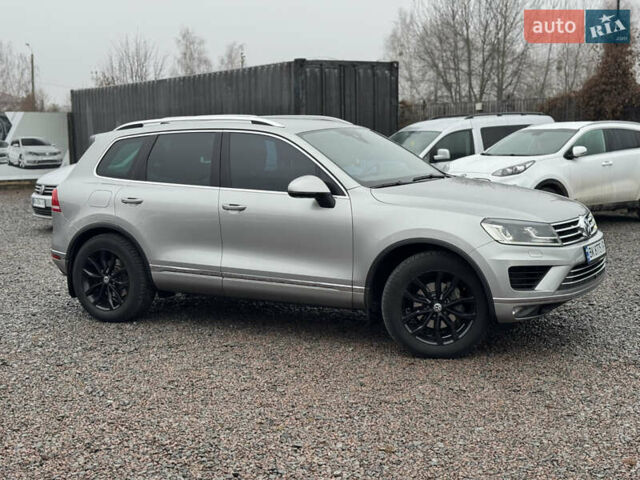 Сірий Фольксваген Туарег, об'ємом двигуна 3 л та пробігом 190 тис. км за 23800 $, фото 19 на Automoto.ua