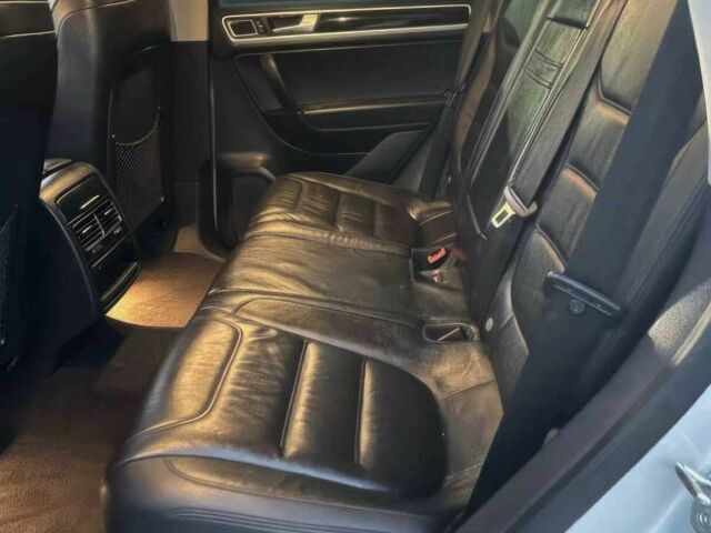 Серый Фольксваген Туарег, объемом двигателя 3.6 л и пробегом 83 тыс. км за 22000 $, фото 14 на Automoto.ua