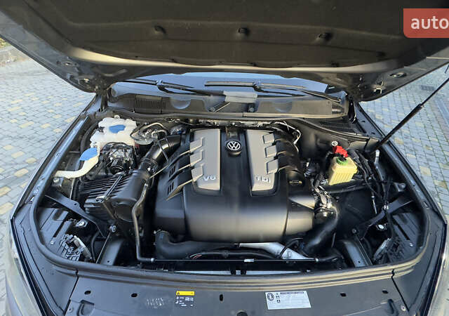 Сірий Фольксваген Туарег, об'ємом двигуна 2.97 л та пробігом 223 тис. км за 24600 $, фото 157 на Automoto.ua