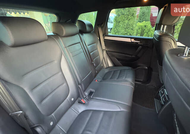 Сірий Фольксваген Туарег, об'ємом двигуна 2.97 л та пробігом 223 тис. км за 24600 $, фото 129 на Automoto.ua