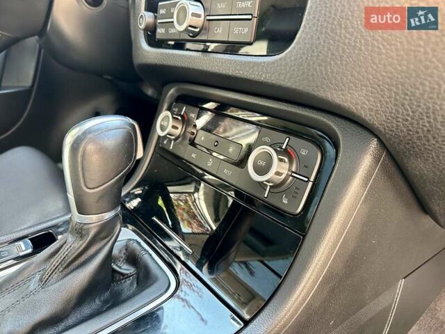 Серый Фольксваген Туарег, объемом двигателя 3 л и пробегом 228 тыс. км за 19999 $, фото 27 на Automoto.ua