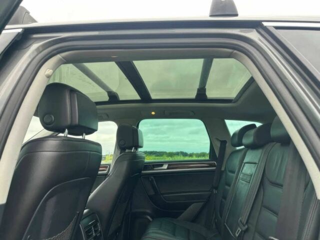 Серый Фольксваген Туарег, объемом двигателя 3 л и пробегом 82 тыс. км за 3900 $, фото 9 на Automoto.ua