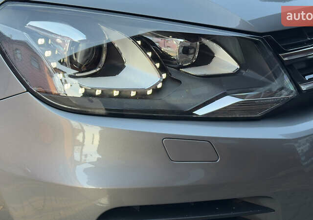 Сірий Фольксваген Туарег, об'ємом двигуна 2.97 л та пробігом 223 тис. км за 24600 $, фото 131 на Automoto.ua