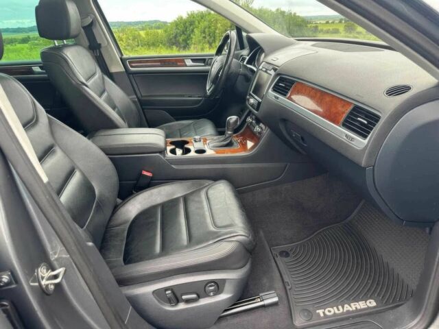 Серый Фольксваген Туарег, объемом двигателя 3 л и пробегом 88 тыс. км за 6000 $, фото 8 на Automoto.ua