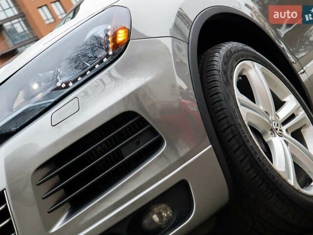 Серый Фольксваген Туарег, объемом двигателя 2.97 л и пробегом 142 тыс. км за 25500 $, фото 9 на Automoto.ua