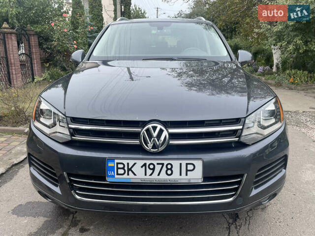 Серый Фольксваген Туарег, объемом двигателя 3 л и пробегом 278 тыс. км за 17500 $, фото 13 на Automoto.ua