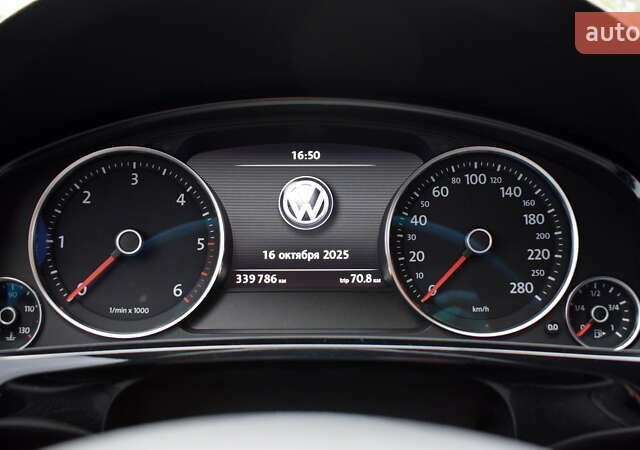 Сірий Фольксваген Туарег, об'ємом двигуна 2.97 л та пробігом 338 тис. км за 18900 $, фото 13 на Automoto.ua