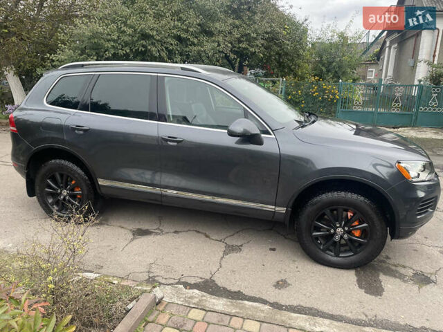 Серый Фольксваген Туарег, объемом двигателя 3 л и пробегом 278 тыс. км за 17500 $, фото 10 на Automoto.ua