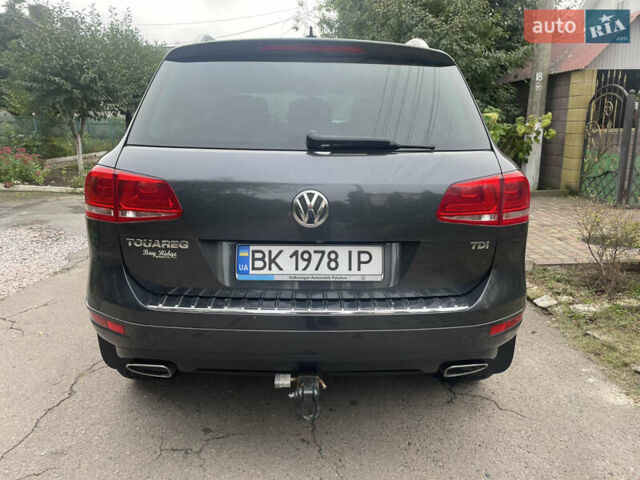 Серый Фольксваген Туарег, объемом двигателя 3 л и пробегом 278 тыс. км за 17500 $, фото 7 на Automoto.ua