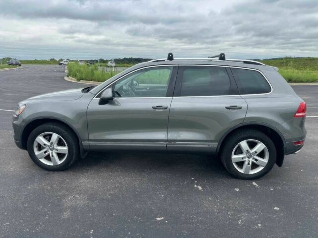 Серый Фольксваген Туарег, объемом двигателя 3 л и пробегом 86 тыс. км за 6200 $, фото 3 на Automoto.ua