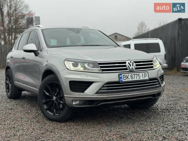 Сірий Фольксваген Туарег, об'ємом двигуна 3 л та пробігом 190 тис. км за 23800 $, фото 18 на Automoto.ua