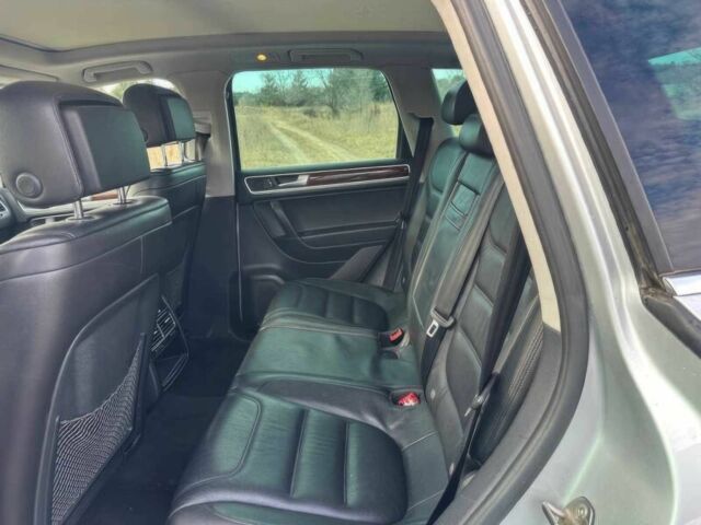 Серый Фольксваген Туарег, объемом двигателя 3 л и пробегом 81 тыс. км за 7500 $, фото 9 на Automoto.ua