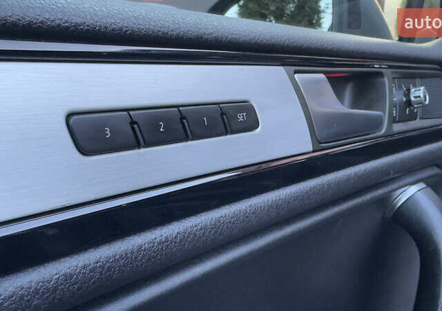 Сірий Фольксваген Туарег, об'ємом двигуна 2.97 л та пробігом 223 тис. км за 24600 $, фото 65 на Automoto.ua