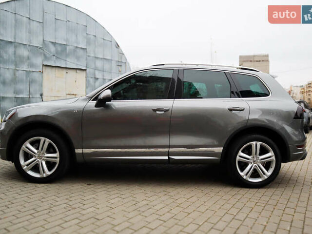 Серый Фольксваген Туарег, объемом двигателя 2.97 л и пробегом 142 тыс. км за 25500 $, фото 45 на Automoto.ua