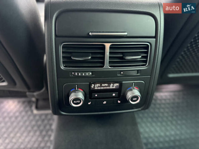 Сірий Фольксваген Туарег, об'ємом двигуна 3 л та пробігом 190 тис. км за 23800 $, фото 44 на Automoto.ua