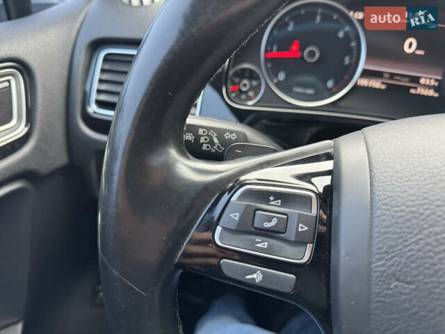 Сірий Фольксваген Туарег, об'ємом двигуна 3 л та пробігом 190 тис. км за 23800 $, фото 52 на Automoto.ua