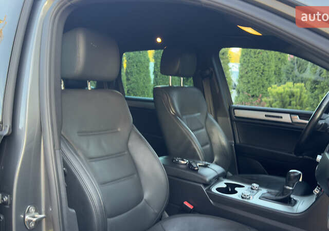 Сірий Фольксваген Туарег, об'ємом двигуна 2.97 л та пробігом 223 тис. км за 24600 $, фото 123 на Automoto.ua