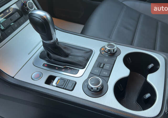 Сірий Фольксваген Туарег, об'ємом двигуна 2.97 л та пробігом 223 тис. км за 24600 $, фото 72 на Automoto.ua