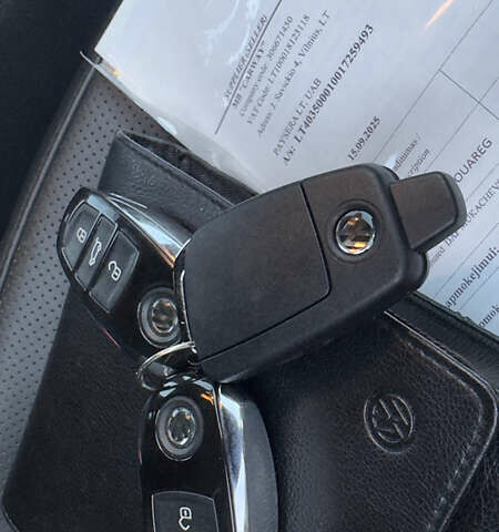 Сірий Фольксваген Туарег, об'ємом двигуна 2.97 л та пробігом 223 тис. км за 24600 $, фото 110 на Automoto.ua