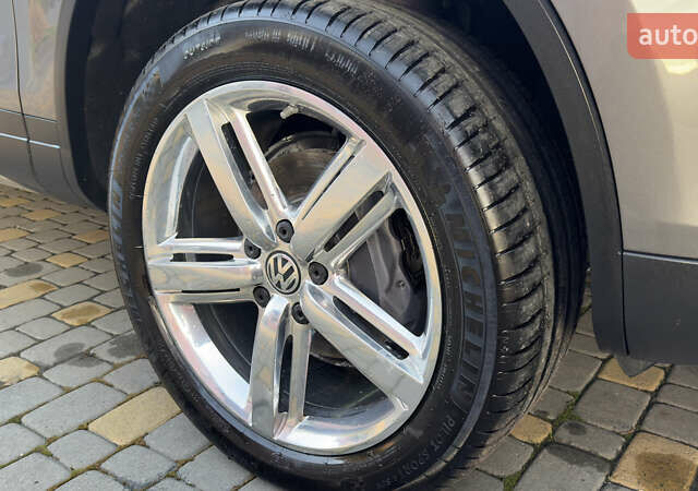 Сірий Фольксваген Туарег, об'ємом двигуна 2.97 л та пробігом 223 тис. км за 24600 $, фото 29 на Automoto.ua