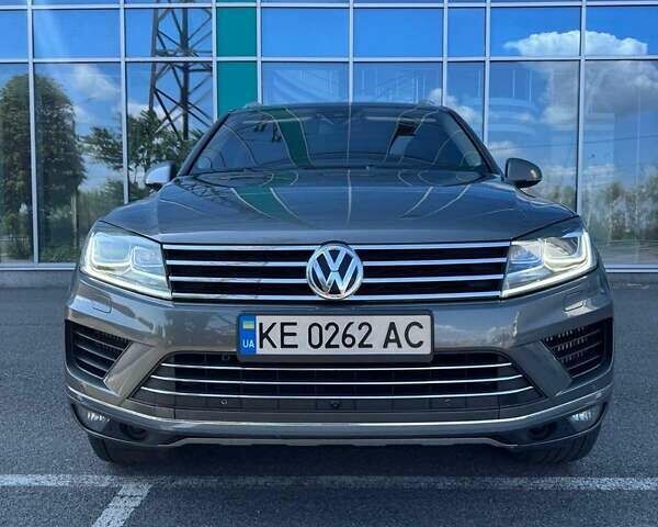Сірий Фольксваген Туарег, об'ємом двигуна 3 л та пробігом 288 тис. км за 23100 $, фото 2 на Automoto.ua