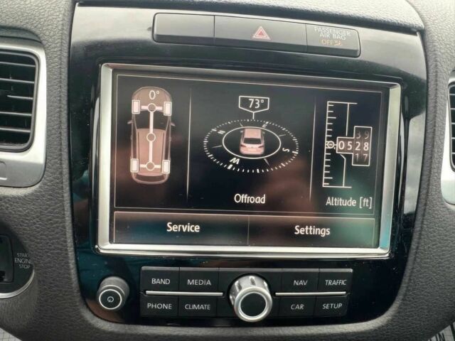 Серый Фольксваген Туарег, объемом двигателя 3 л и пробегом 81 тыс. км за 12700 $, фото 9 на Automoto.ua