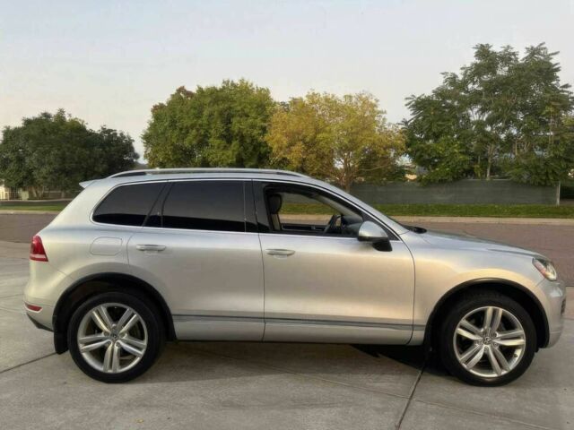 Серый Фольксваген Туарег, объемом двигателя 3.6 л и пробегом 83 тыс. км за 22000 $, фото 3 на Automoto.ua