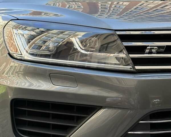 Сірий Фольксваген Туарег, об'ємом двигуна 3.6 л та пробігом 145 тис. км за 19000 $, фото 16 на Automoto.ua