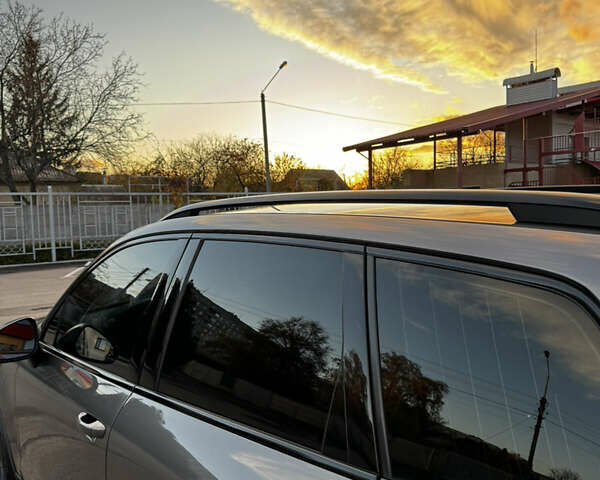 Серый Фольксваген Туарег, объемом двигателя 2.97 л и пробегом 220 тыс. км за 23500 $, фото 5 на Automoto.ua