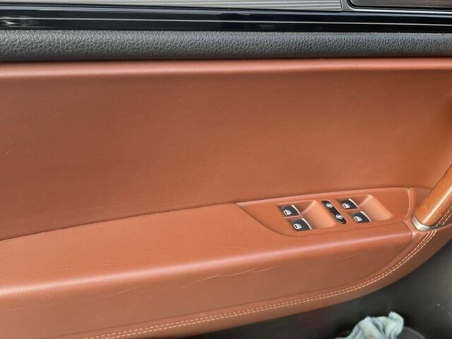 Сірий Фольксваген Туарег, об'ємом двигуна 3 л та пробігом 262 тис. км за 27999 $, фото 11 на Automoto.ua