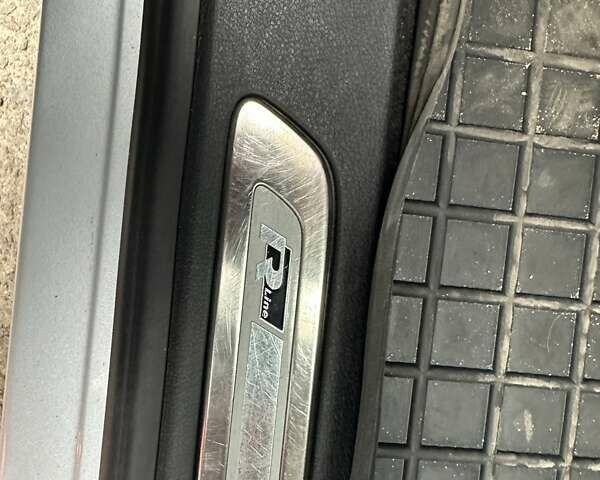 Серый Фольксваген Туарег, объемом двигателя 2.97 л и пробегом 196 тыс. км за 28000 $, фото 25 на Automoto.ua