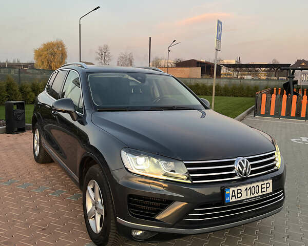 Серый Фольксваген Туарег, объемом двигателя 2.97 л и пробегом 200 тыс. км за 28500 $, фото 23 на Automoto.ua