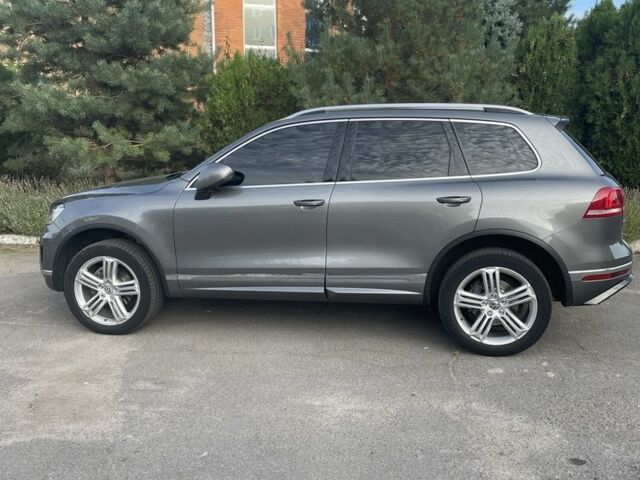 Сірий Фольксваген Туарег, об'ємом двигуна 3 л та пробігом 262 тис. км за 27999 $, фото 5 на Automoto.ua