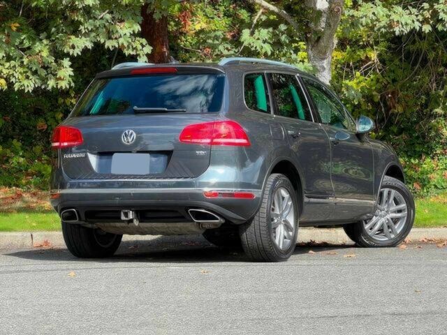 Серый Фольксваген Туарег, объемом двигателя 3 л и пробегом 74 тыс. км за 18900 $, фото 10 на Automoto.ua