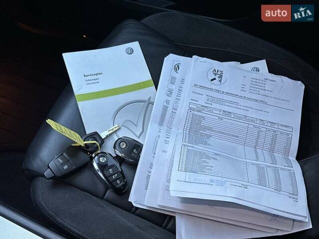 Серый Фольксваген Туарег, объемом двигателя 3 л и пробегом 193 тыс. км за 23450 $, фото 108 на Automoto.ua