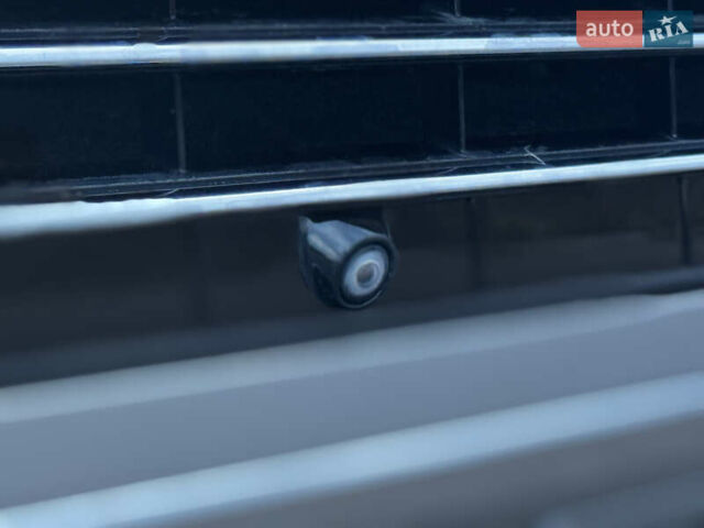 Серый Фольксваген Туарег, объемом двигателя 3 л и пробегом 205 тыс. км за 27500 $, фото 15 на Automoto.ua