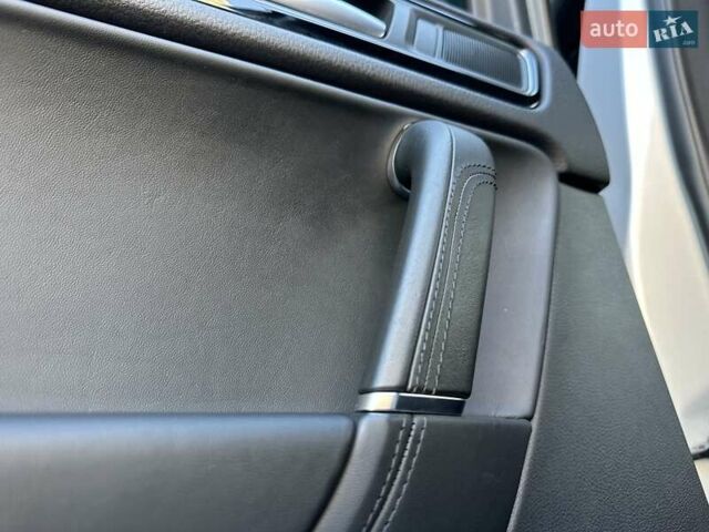 Серый Фольксваген Туарег, объемом двигателя 3 л и пробегом 193 тыс. км за 23450 $, фото 83 на Automoto.ua